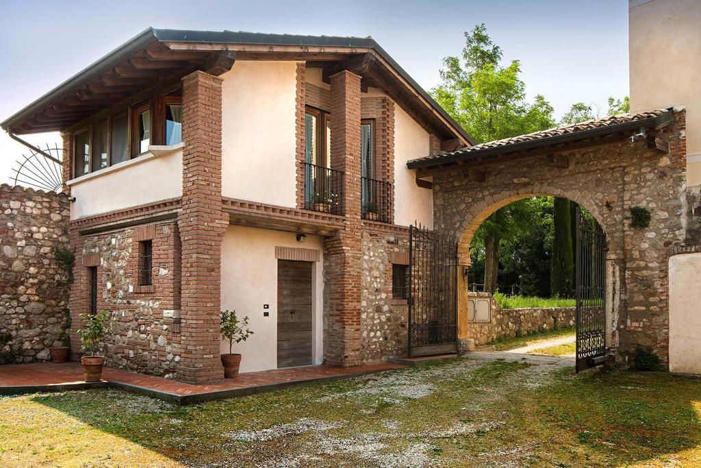 Antico Cascinale Lombardo Bed & Breakfast Lonato Bilik gambar