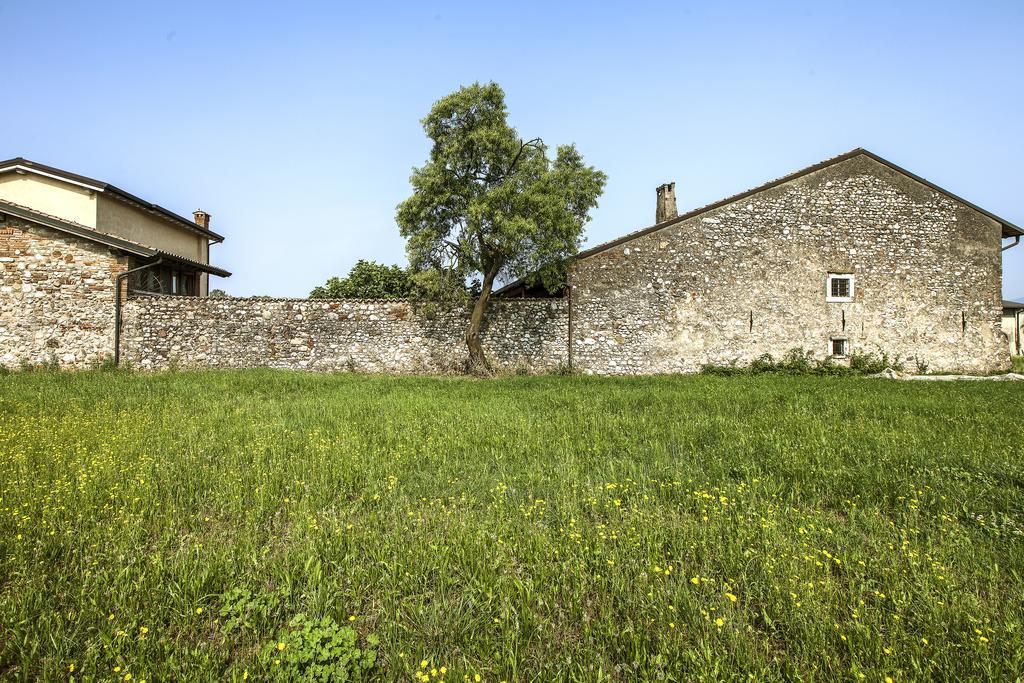 Antico Cascinale Lombardo Bed & Breakfast Lonato Luaran gambar